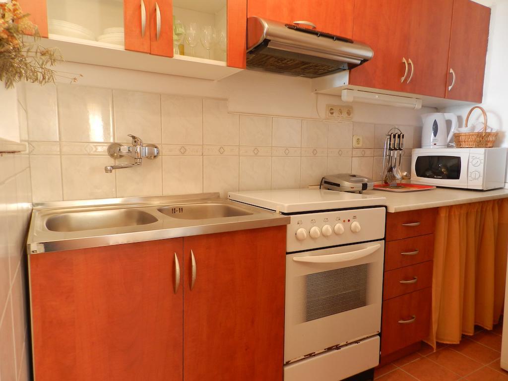 Apartment Mihalj Jadrija-Ground Floor Стая снимка