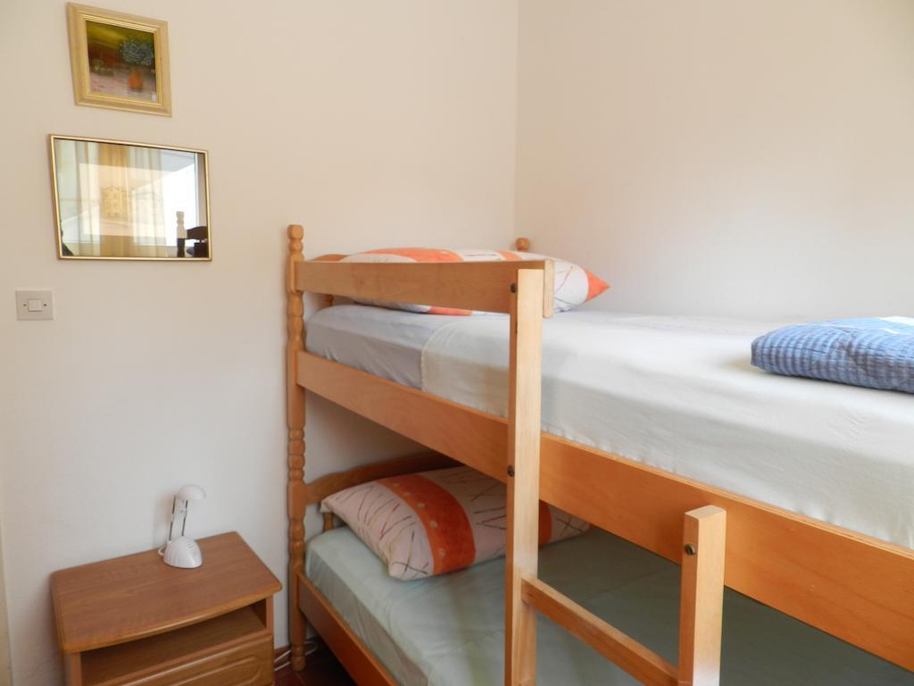 Apartment Mihalj Jadrija-Ground Floor Стая снимка