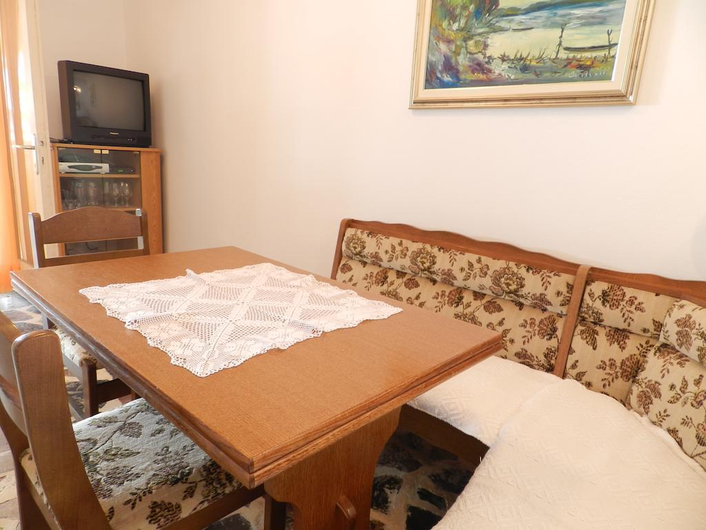 Apartment Mihalj Jadrija-Ground Floor Стая снимка