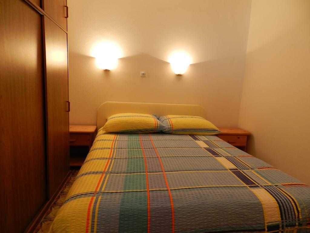 Apartment Mihalj Jadrija-Ground Floor Стая снимка
